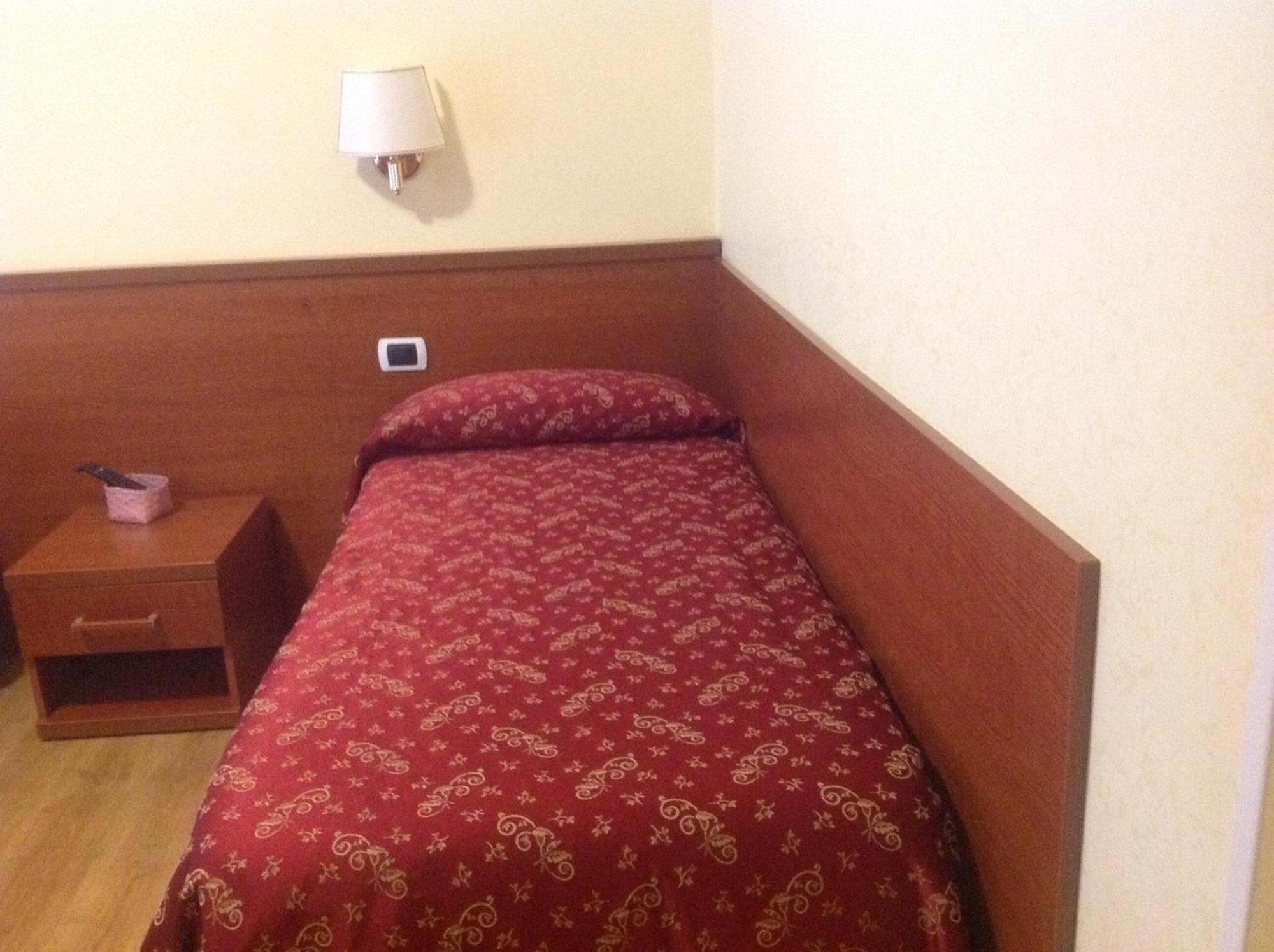 Guglielmo Marconi House Hotel Рим Стая снимка