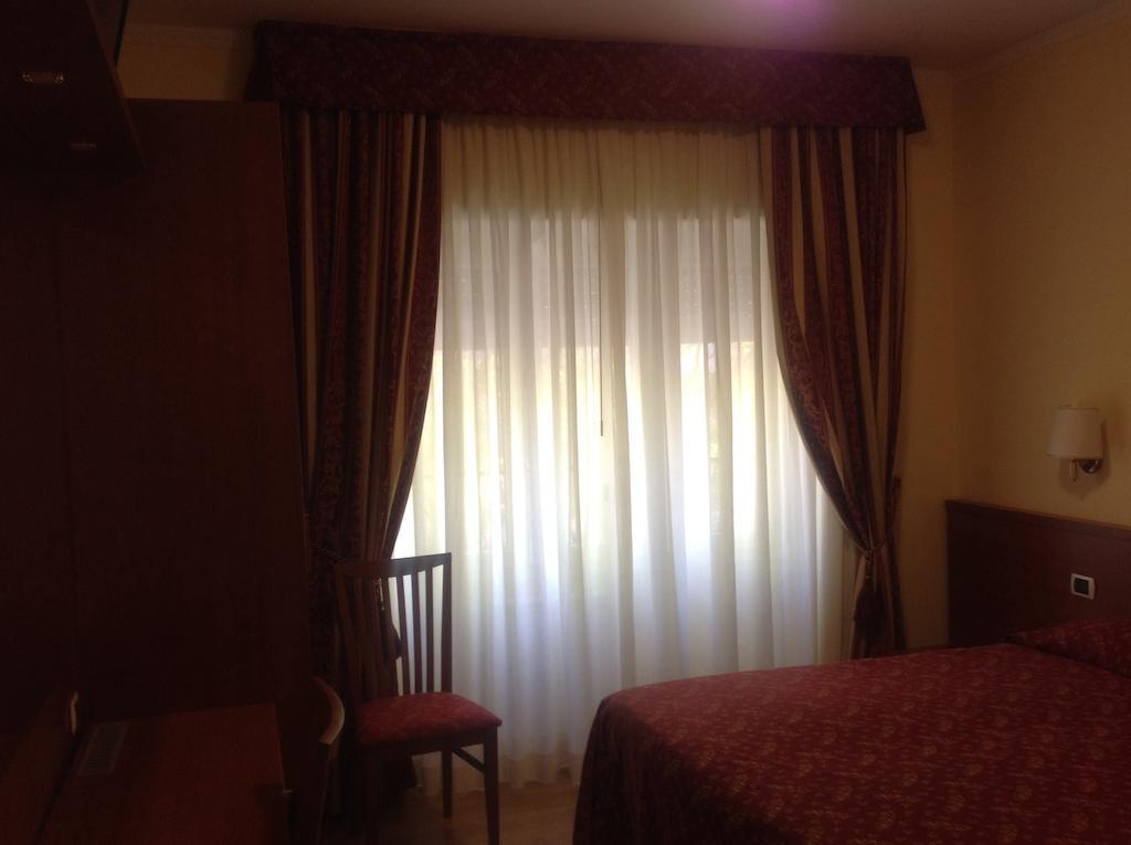 Guglielmo Marconi House Hotel Рим Екстериор снимка
