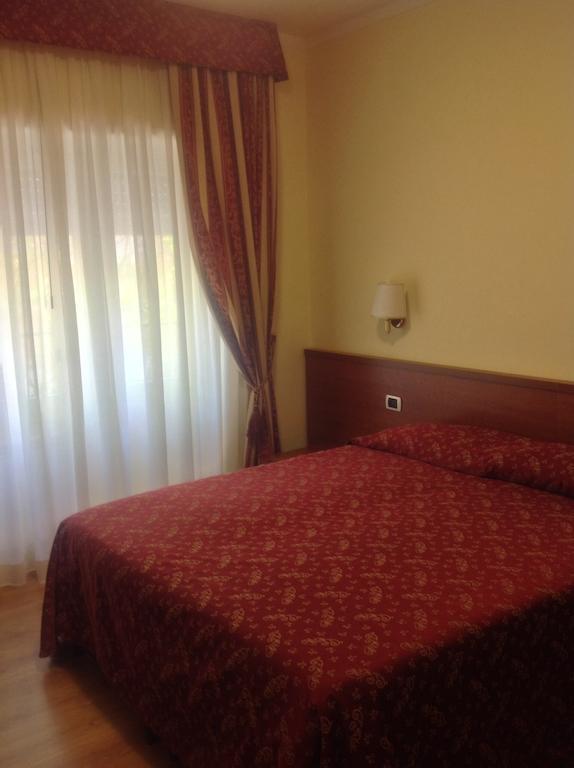 Guglielmo Marconi House Hotel Рим Екстериор снимка