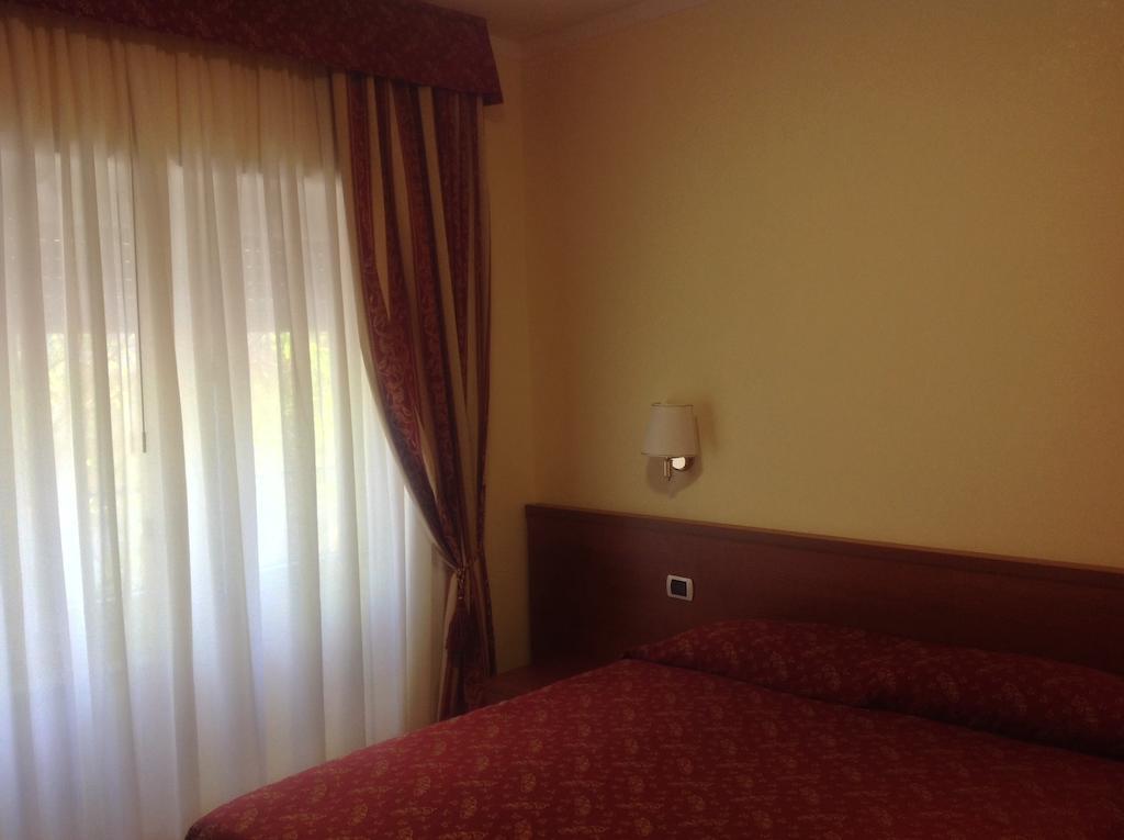 Guglielmo Marconi House Hotel Рим Екстериор снимка