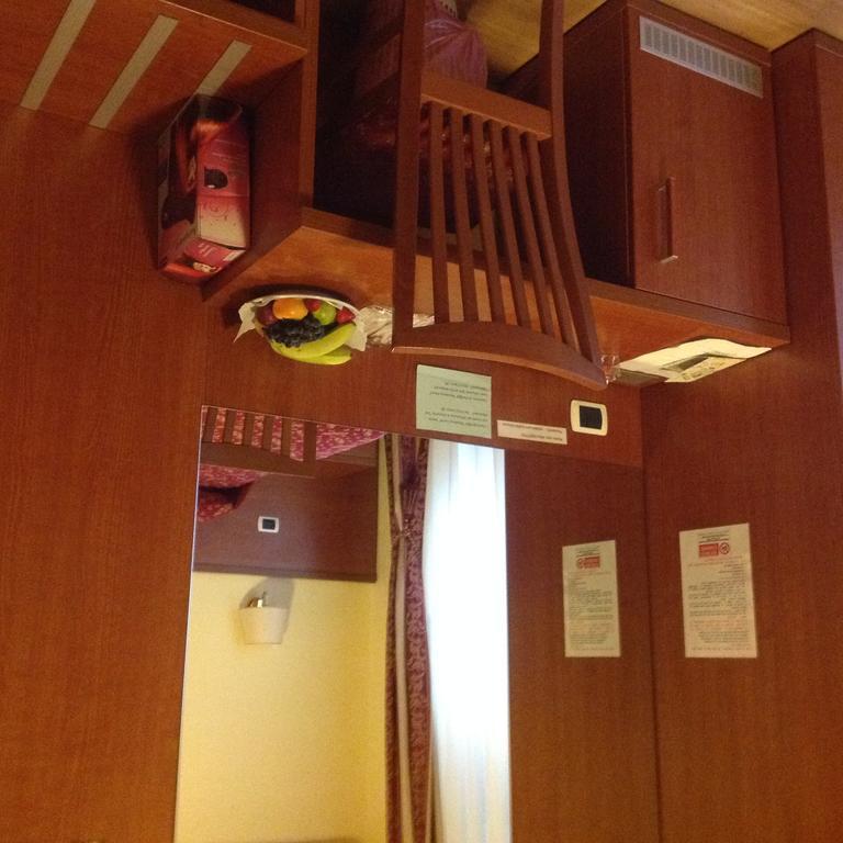 Guglielmo Marconi House Hotel Рим Екстериор снимка